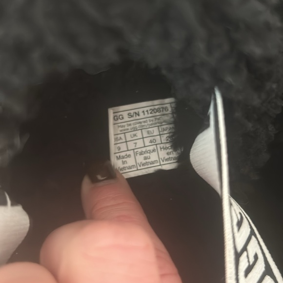 Ugh Oh Fluffita Slide - Picture 5 of 10